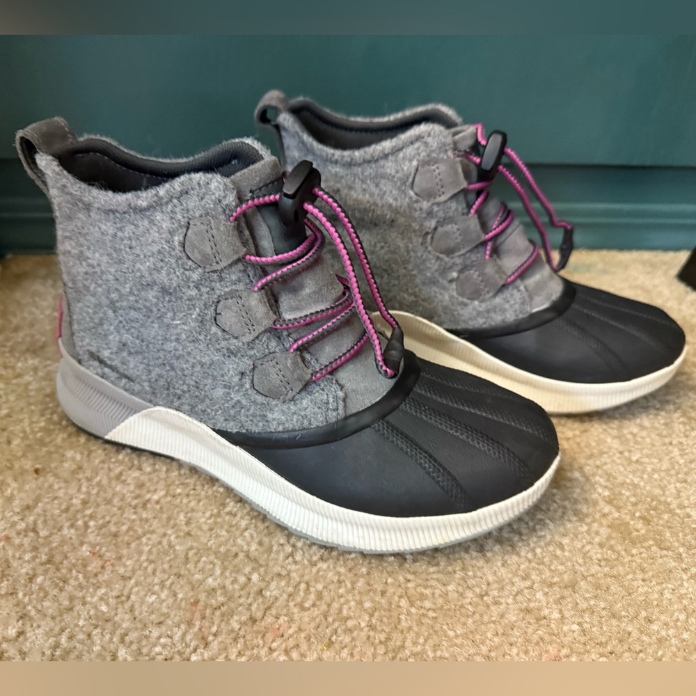 Sorel Out & About boots
